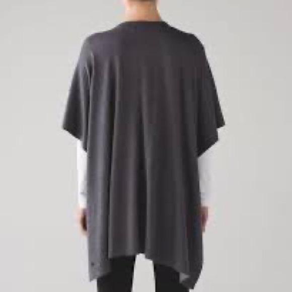 Lululemon After Asana Wrap - Picture 6 of 7